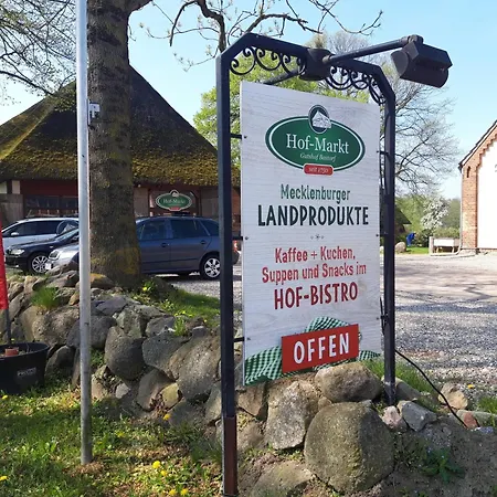 Leuchtturmblick Nahe Kuehlungsborn Bastorf
