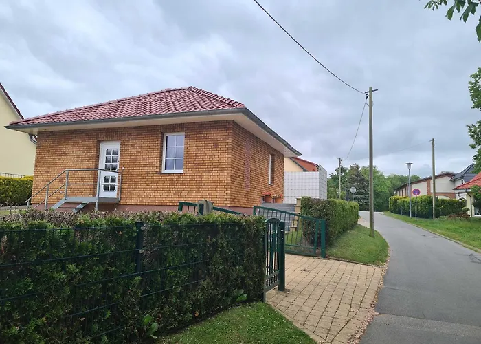 Leuchtturmblick Nahe Kühlungsborn * Bastorf